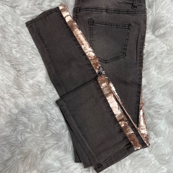 NWT- Cat & Jack Grey Jeans - Picture 4 of 6